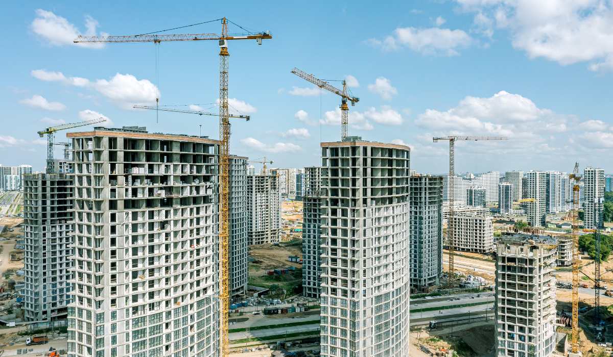 Real Estate Developers Acquire 1,947 Acres Worth ₹32,203 Crore in 2023: Key Trends