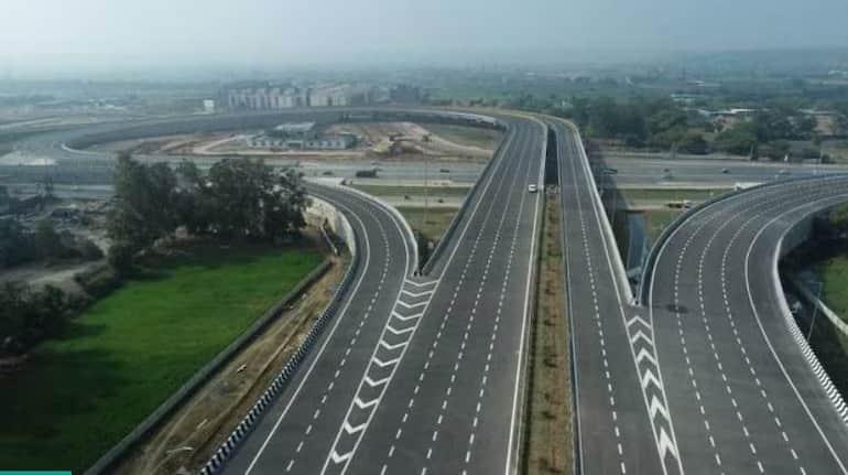 Is It Worth Investing Near Expressways? Pros, Cons & Investment Insights