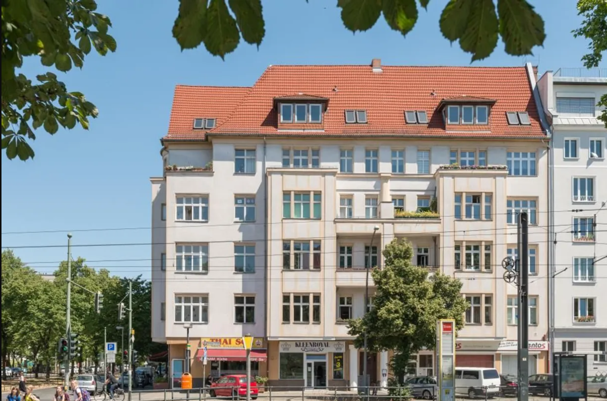 Rented 2-room apartment in trendy district in Berlin — photo 3