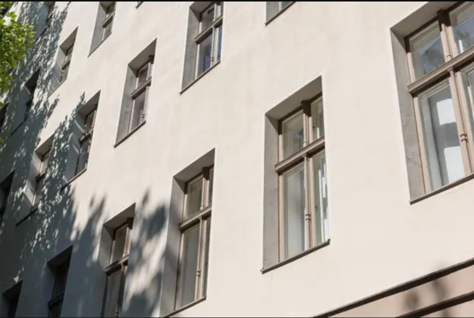 Rented 2-room apartment in a prime Kreuzberg location as an investment in Berlin — photo 3