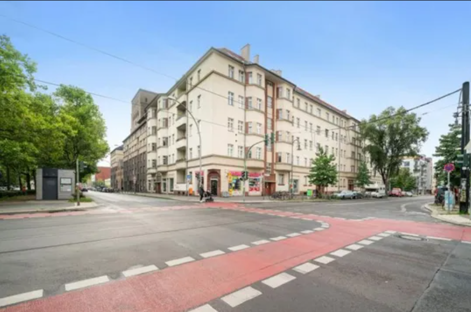 Rented commercial unit for investment in Prenzlauer Berg in Berlin — photo 3