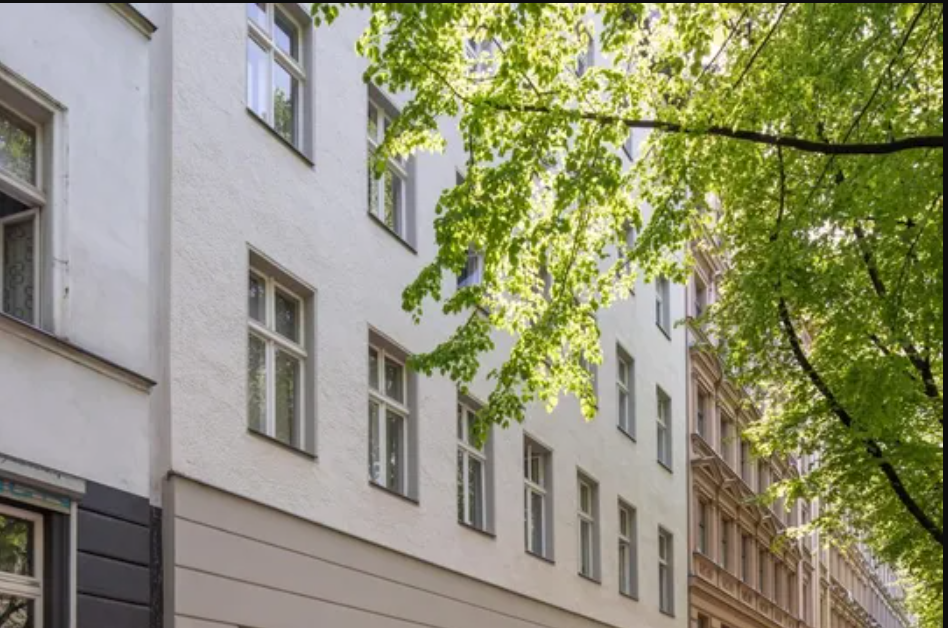 Home ownership in a popular Berlin neighborhood: Rented 3-room old building in Kreuzberg in Berlin — photo 4