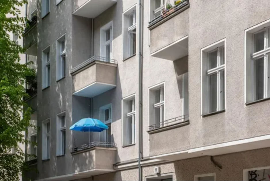Security in old age: With a rented 2-room apartment near Sonnenallee in Berlin — photo 3