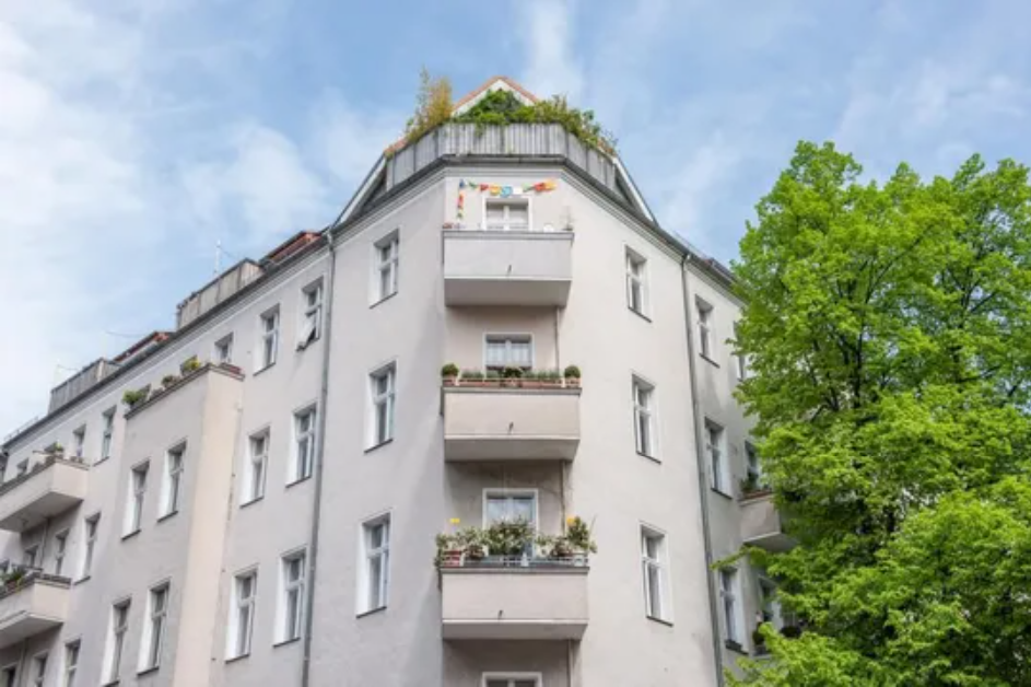 Security in old age: With a rented 2-room apartment near Sonnenallee in Berlin — photo 5