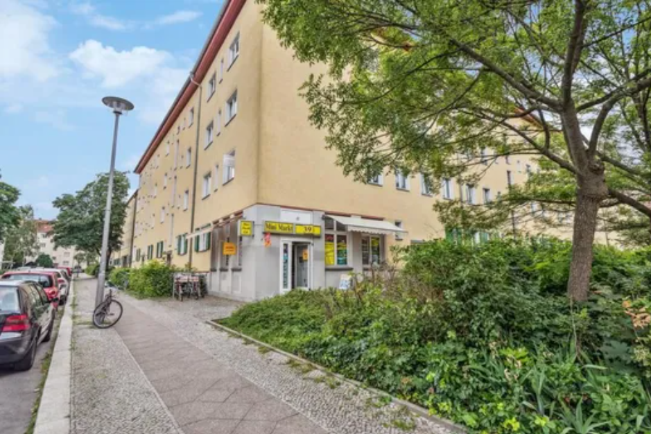 Your new investment! Rented commercial unit in a prime location in Prenzlauer Berg in Berlin — photo 3