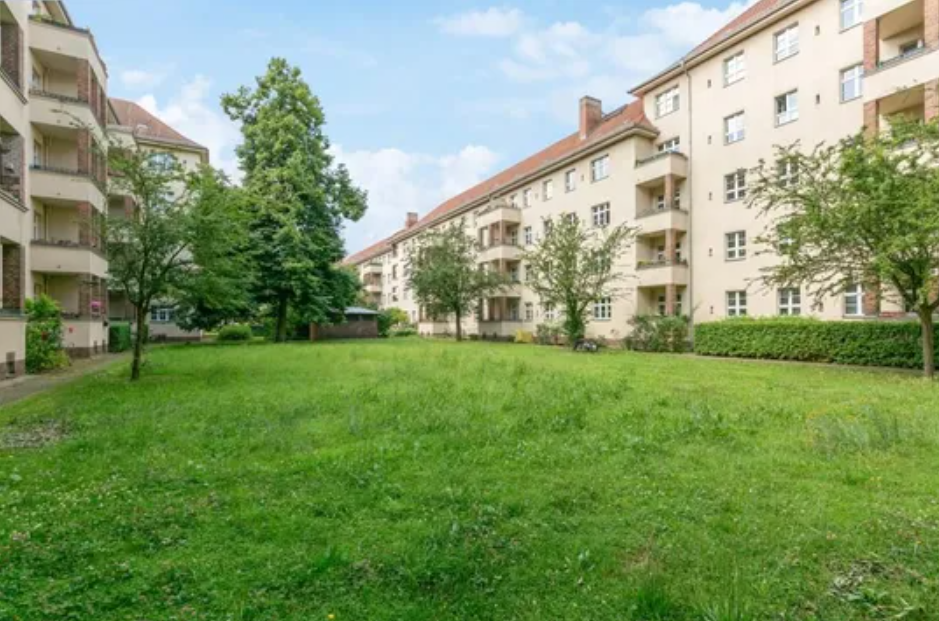 Rent charming 3-room apartment in a quiet, convenient location in Prenzlauer Berg in Berlin — photo 3