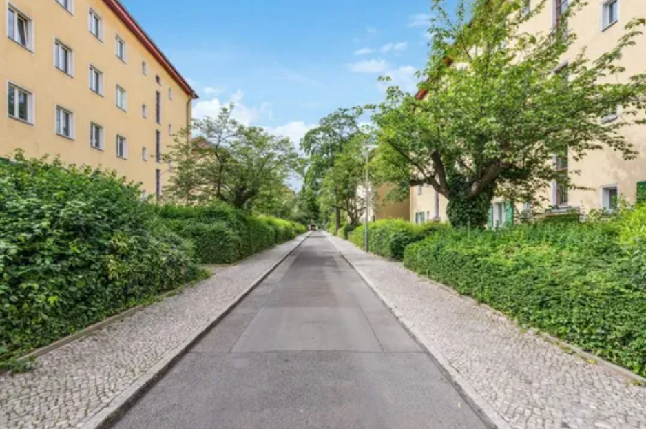 Investment: 2-room mezzanine apartment in a prime location in Prenzlauer Berg in Berlin — photo 3