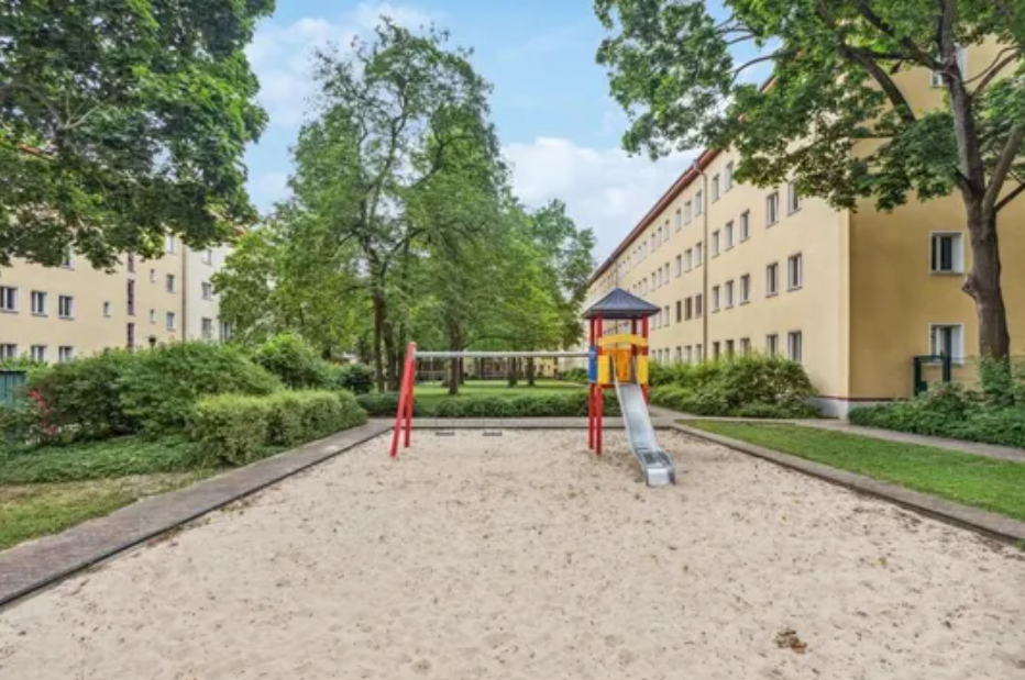 Investment: 2-room mezzanine apartment in a prime location in Prenzlauer Berg in Berlin — photo 4
