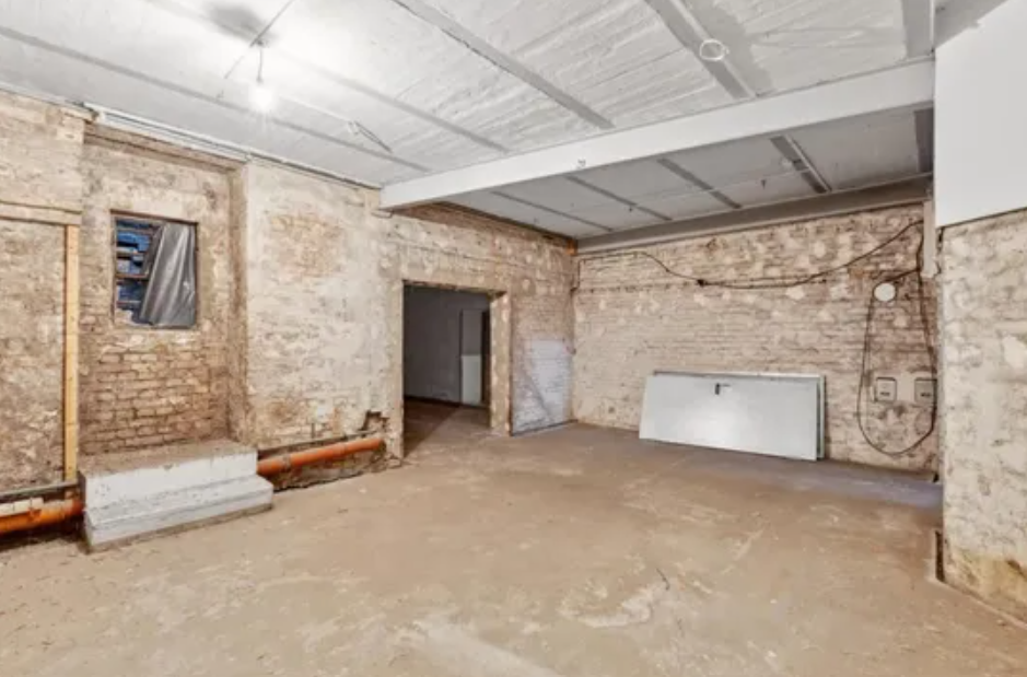 Commercial unit in the basement in a sought-after location in the heart of Kreuzberg in Berlin — photo 4