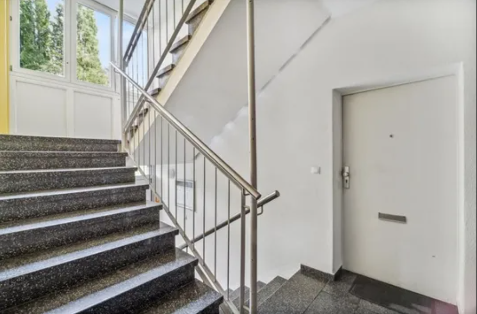 Good prospects for investors - rented condominium in Berlin-Wilmersdorf in Berlin — photo 4