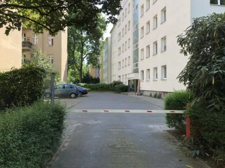 Solidly rented apartment near Prager Platz for investment in Berlin — photo 3