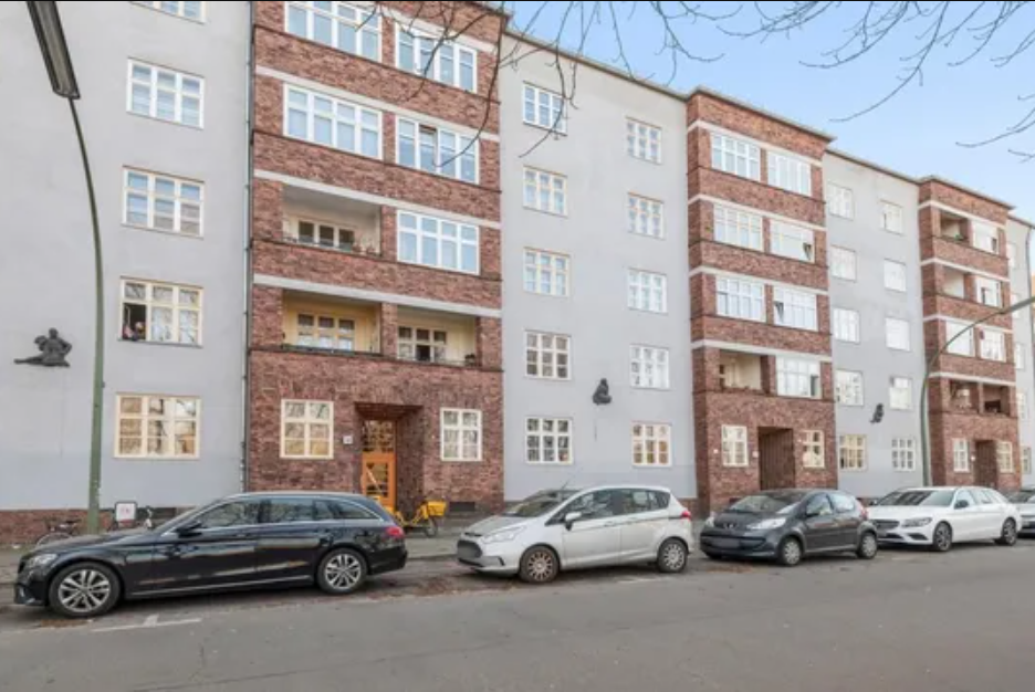 Commission-free investment: Well-designed 2-room apartment in a sought-after location in Berlin — photo 2