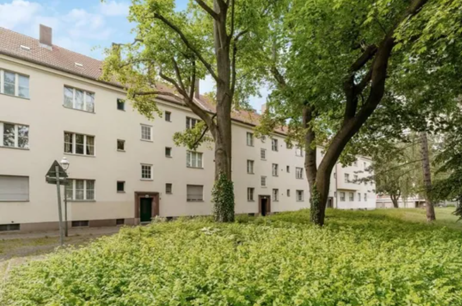 Investment! Bright rented apartment in a listed residential complex in Berlin — photo 5