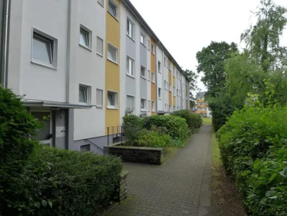 Bonn Alt-Tannenbusch. 3 bedroom apartment, balcony - rented investment property - in Bonn — photo 2
