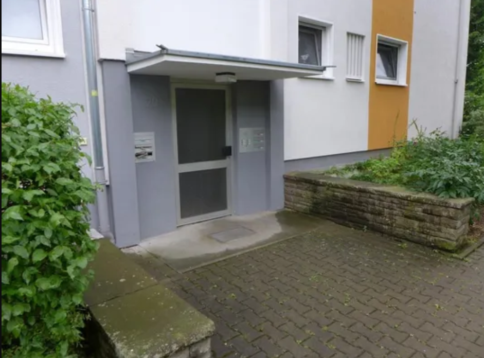 Bonn Alt-Tannenbusch. 3 bedroom apartment, balcony - rented investment property - in Bonn — photo 3