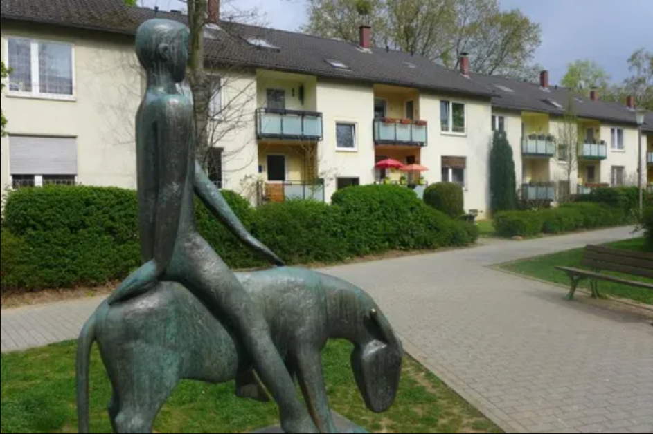 BN-Friesdorf. Rented 4-room apartment with balcony - commission-free in Bonn — photo 2