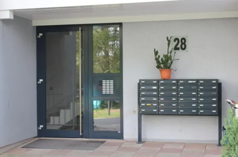 rented 3-room investment with panoramic view in Frankfurt am Main — photo 2