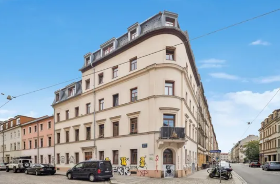 Charming apartment building in a prime location in Dresden's Neustadt district in Dresden — photo 2