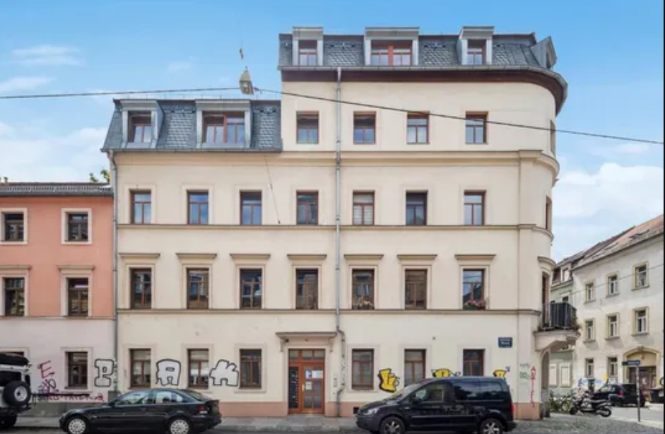 Charming apartment building in a prime location in Dresden's Neustadt district in Dresden — photo 3