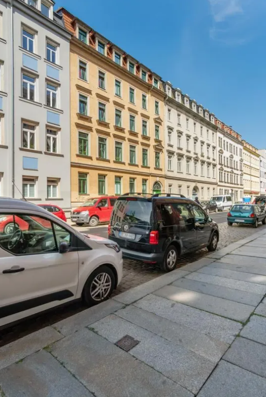 Apartment building in a central location and excellent infrastructure in Dresden 'Neustadt' in Dresden — photo 2