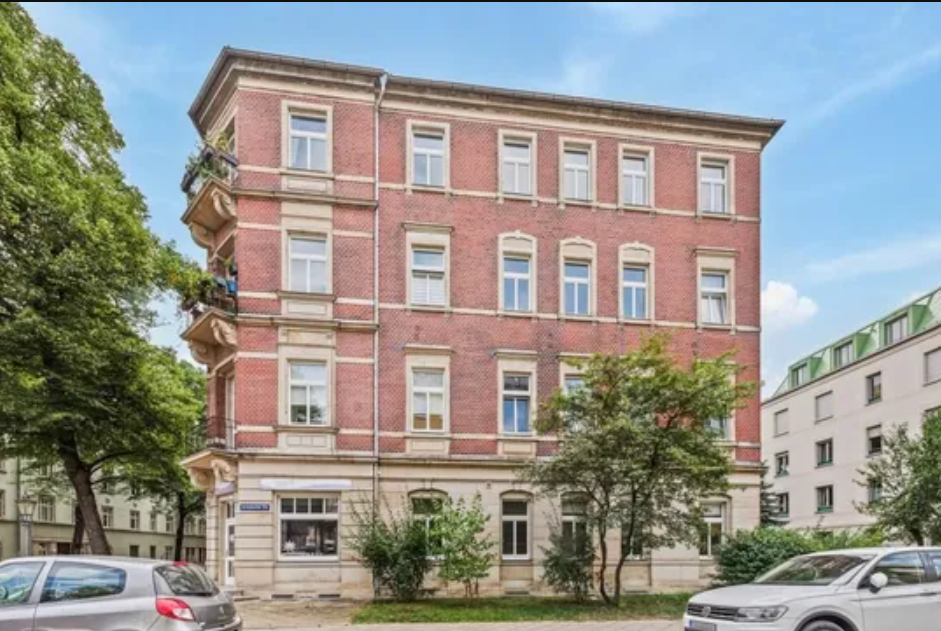 A unique opportunity for owner-occupiers or investors! Two immediately available apartments next to each other. in Dresden — photo 5