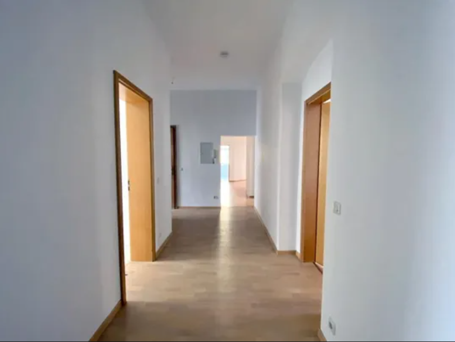 A unique opportunity for owner-occupiers or investors! Two immediately available apartments next to each other. in Dresden — photo 6