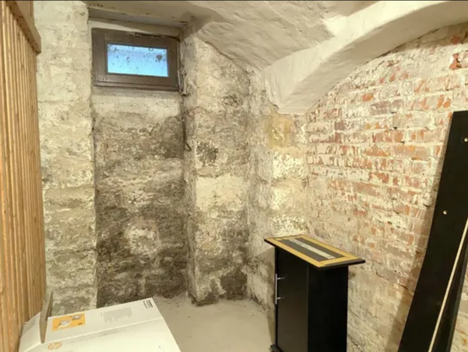 Attractive investment: residential and commercial building with solid leasing in Dresden-Naußlitz. in Dresden — photo 6