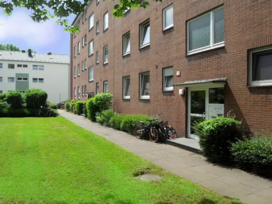 * COMMISSION-FREE! * Düsseldorf-Vennhausen! Rented condominium for investors for sale! in Düsseldorf — photo 2