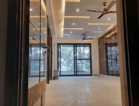 Sukhsaroj Luxurious Floor in Delhi — photo 3