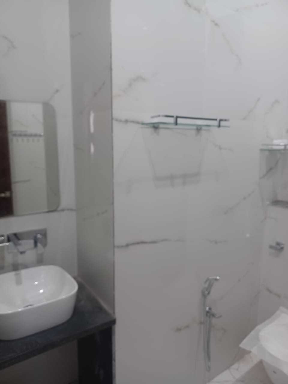 3 BHK 1 floor sector 8 rent available in Faridabad — photo 2