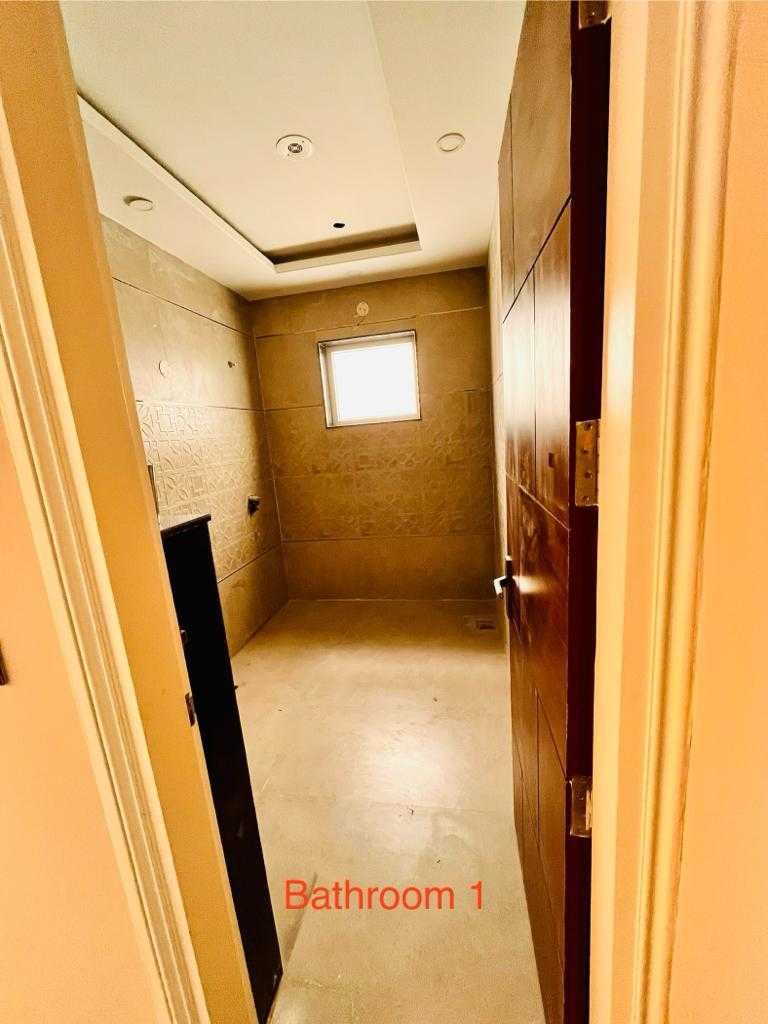 House 1 floor sector 10 dlf in Faridabad — photo 3