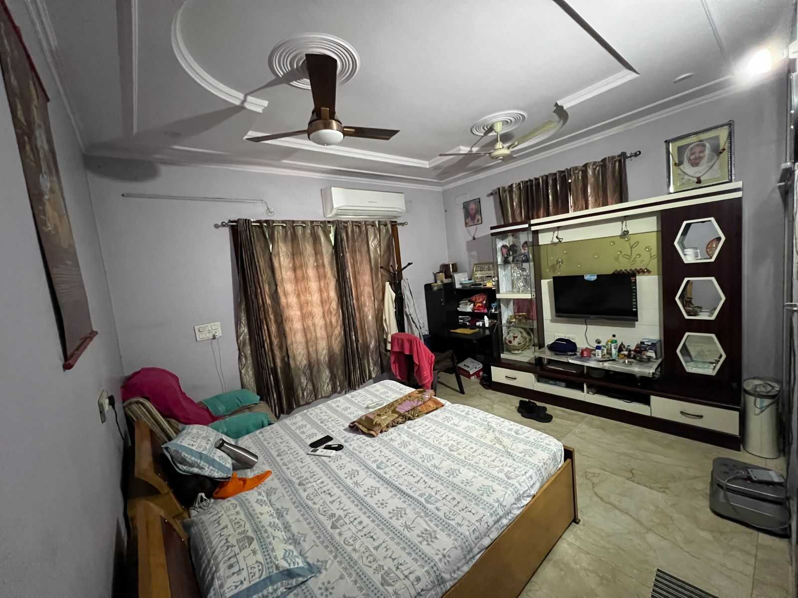 350 gaj dupalx House 4 BHK in Faridabad — photo 2