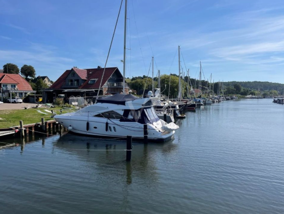 Lakeside Two-Family Home in Neuensien in Neuenstein — photo 4
