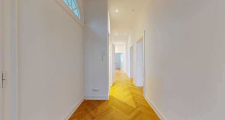 Elegant Multi-Unit Town Villa with Skyline Views in Frankfurt’s Dichterviertel in Frankfurt am Main — photo 2