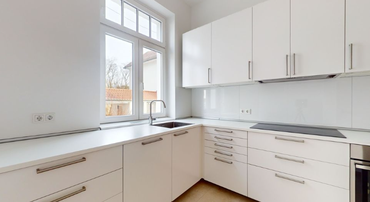 Elegant Multi-Unit Town Villa with Skyline Views in Frankfurt’s Dichterviertel in Frankfurt am Main — photo 3