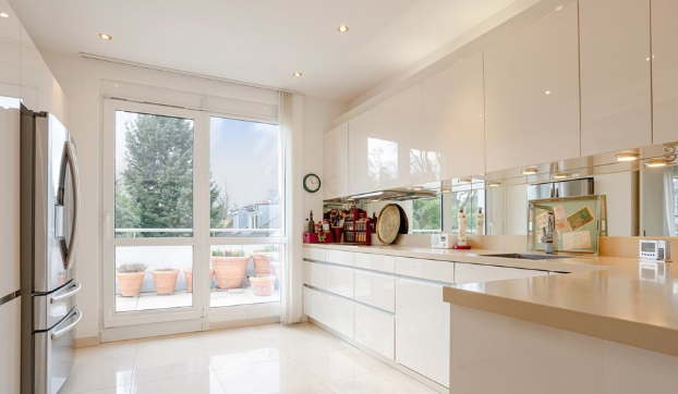 Elegant Penthouse Retreat in Frankfurt's Diplomatic Quarter in Frankfurt am Main — photo 4