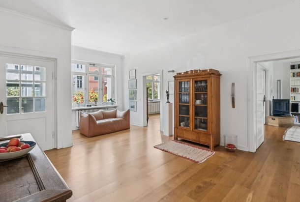 Elegant City Villa with Spacious Garden in Hanover’s Philosophenviertel in Hannover — photo 3