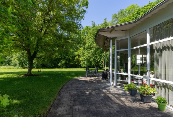 Secluded Designer Villa at the Edge of the Forest in Asbach-Bäumenheim — photo 2