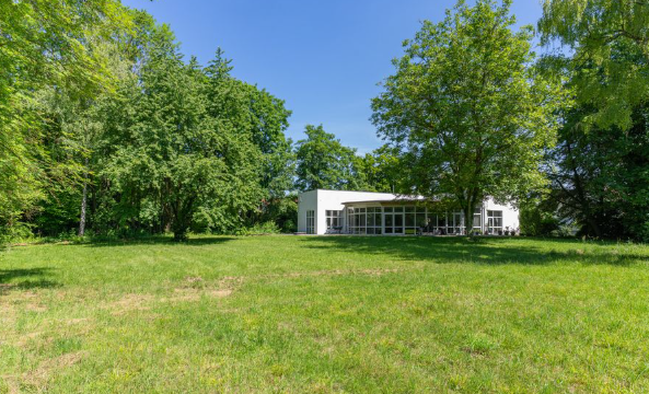 Secluded Designer Villa at the Edge of the Forest in Asbach-Bäumenheim — photo 3