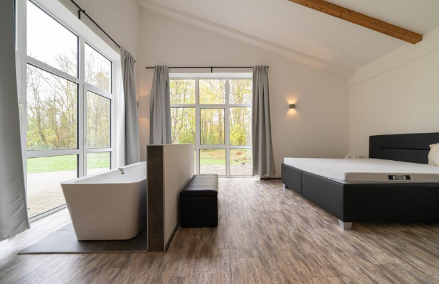 Secluded Designer Villa at the Edge of the Forest in Asbach-Bäumenheim — photo 6