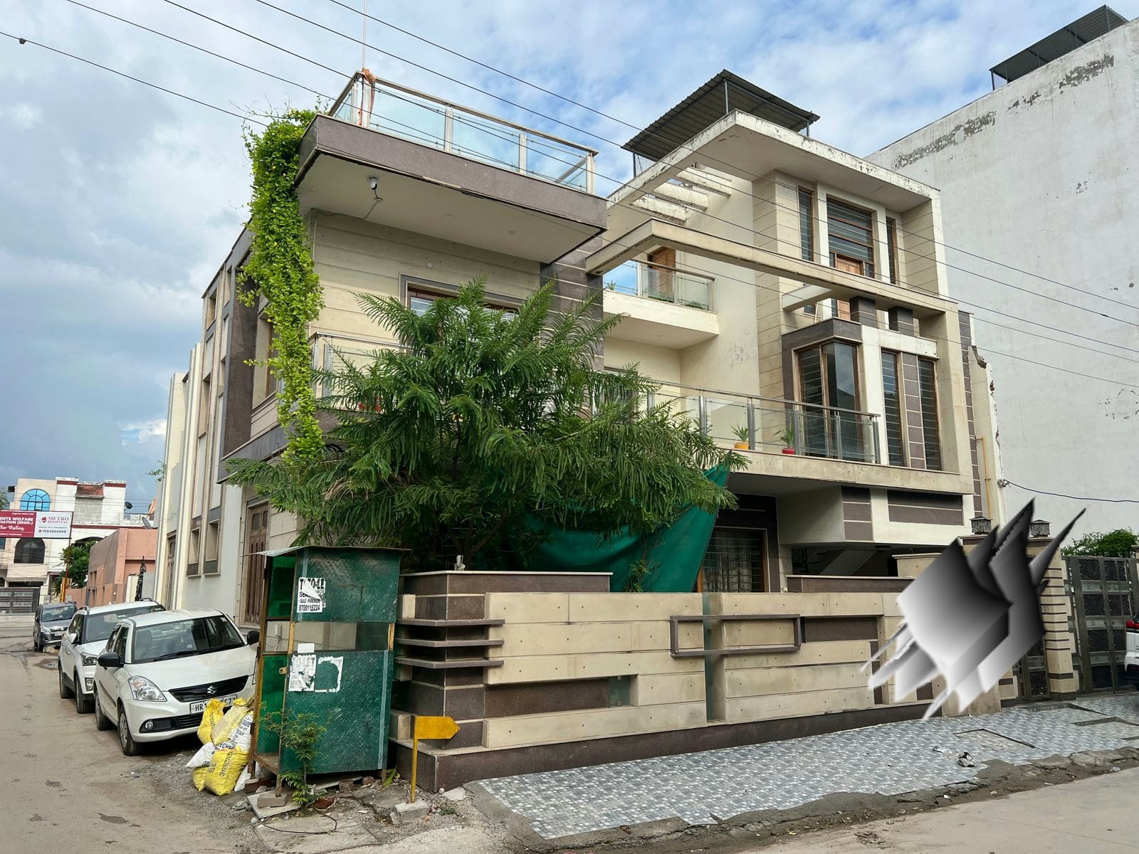 350 gaj dupalx House 4 BHK in Faridabad