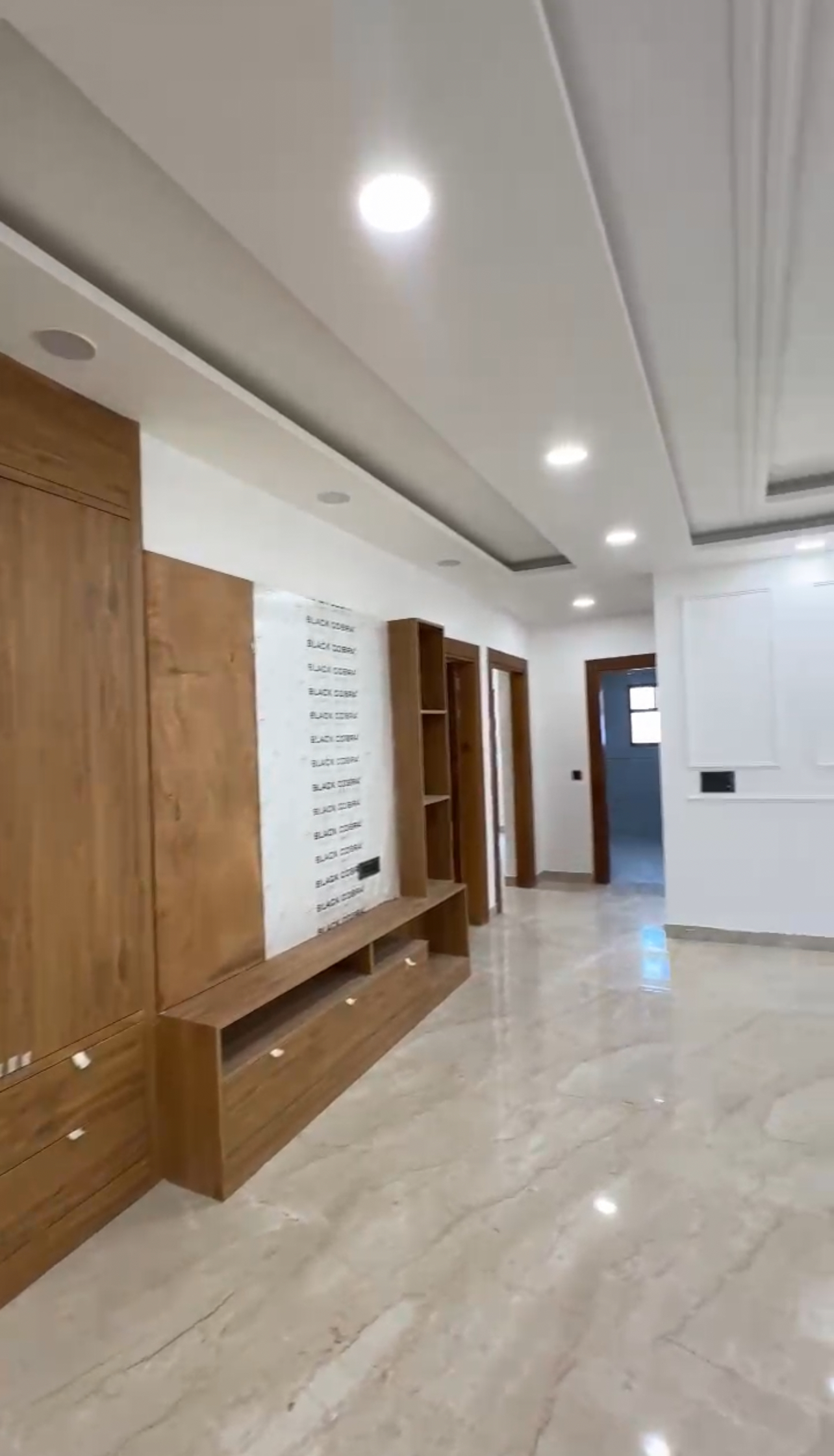 3BHK Apartment with Servant Room for Sale in Sector 15 – East Facing | 3rd Floor in Faridabad