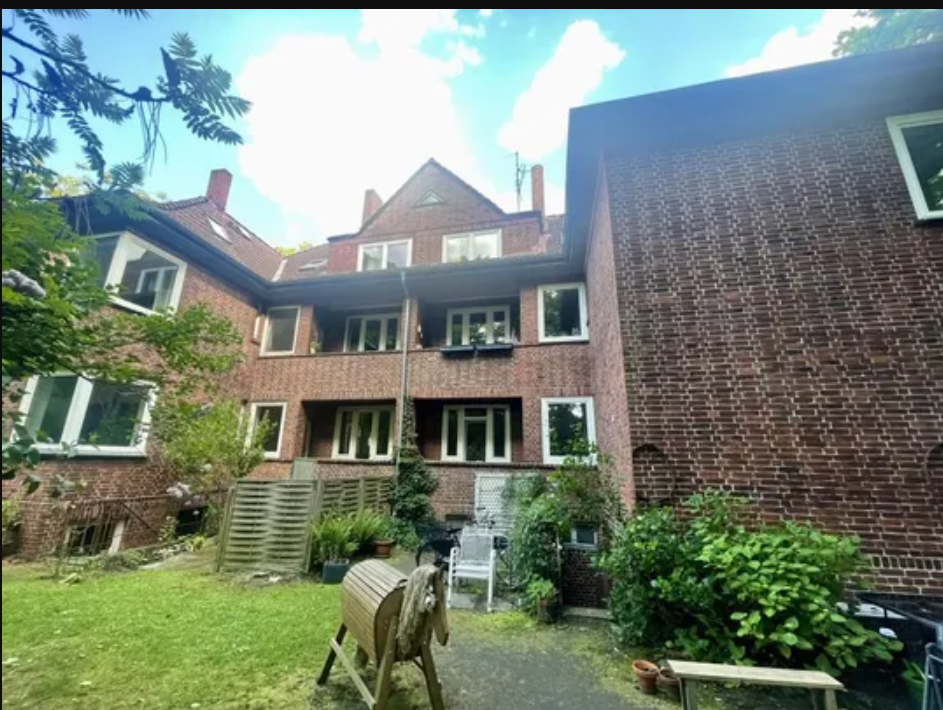 Charming 4-room apartment with private garden! in Hamburg