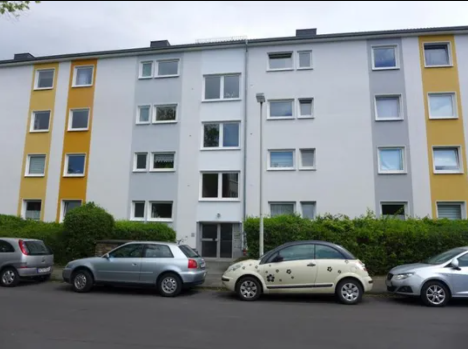 Bonn Alt-Tannenbusch. Rented 4-room apartment with balcony - 3rd floor. - commission-free! in Bonn