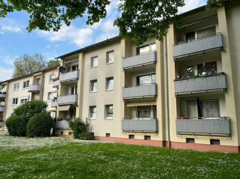 No termination possible! Rented 3-room apartment in Frankfurt-Unterliederbach in Frankfurt am Main