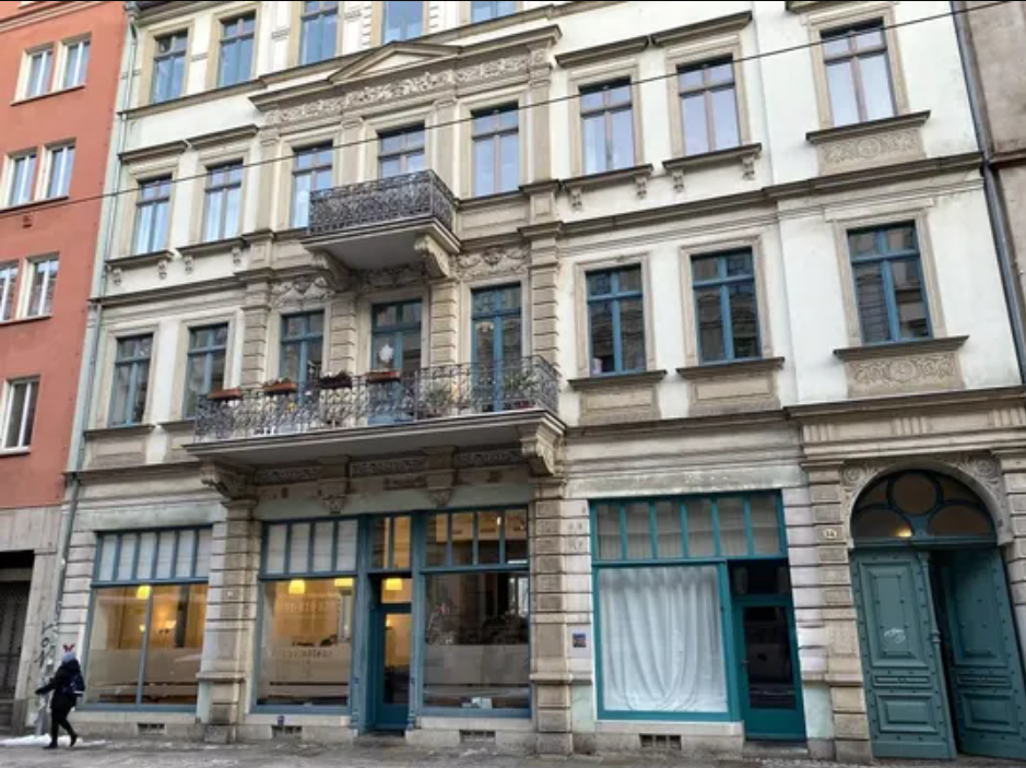 Residential and commercial building in the Innere Neustadt: Historic charm and modern amenities in Dresden