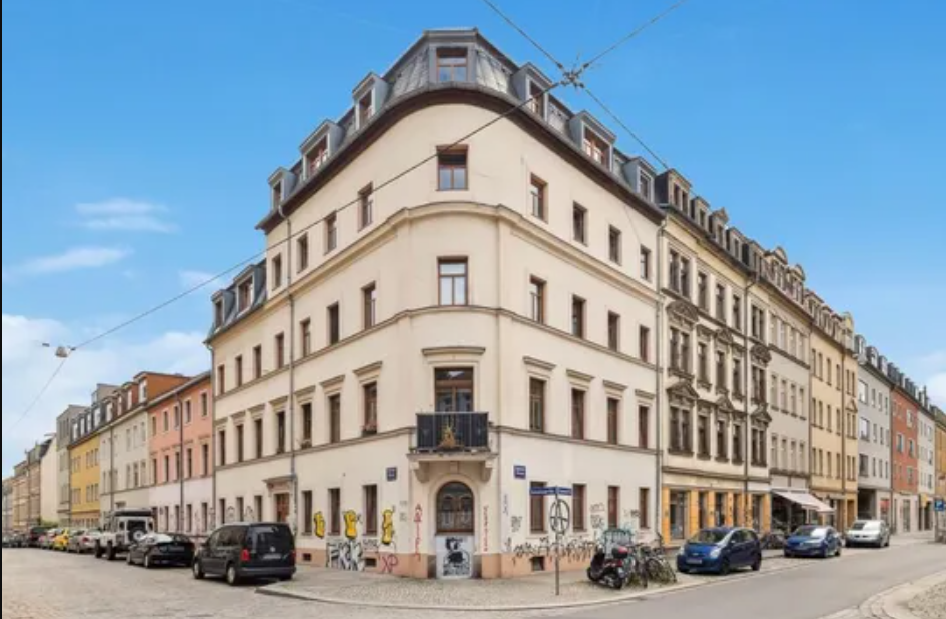 Charming apartment building in a prime location in Dresden's Neustadt district in Dresden