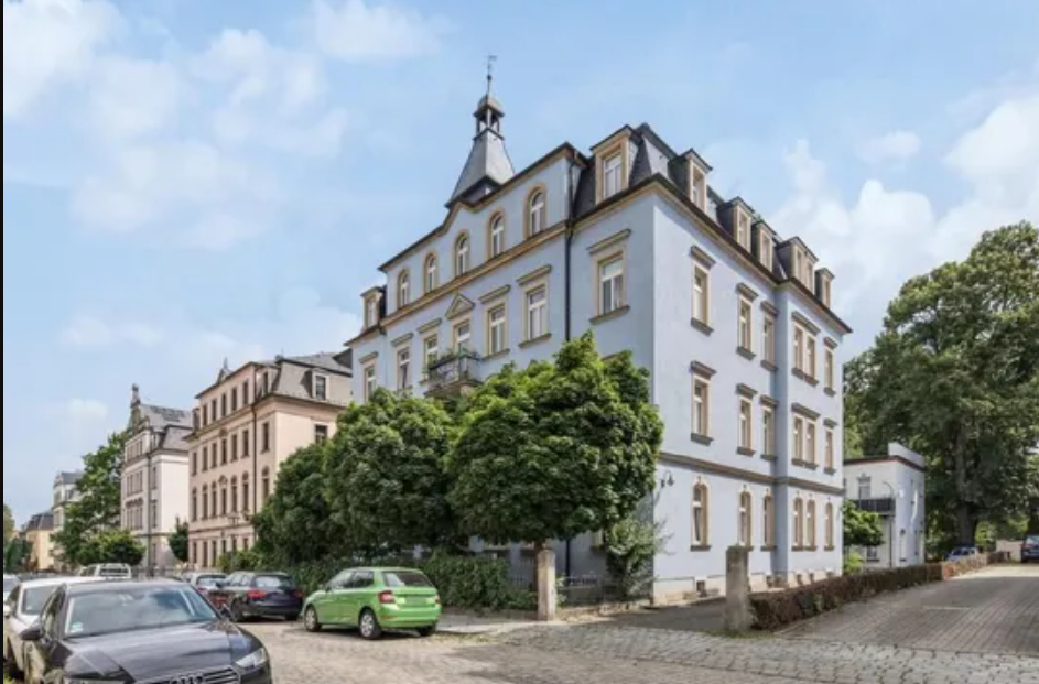 Historic residential and commercial building with elevator in a sought-after location in Dresden-Löbtau in Dresden