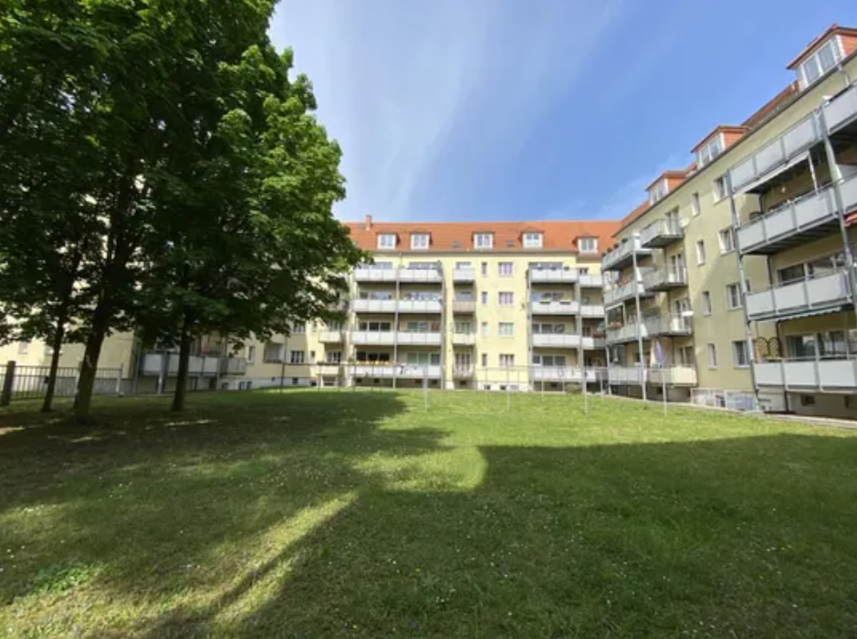 Solid investment in DD-Mickten in Dresden