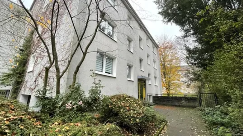 Düsseldorf-Wersten! Rented 3.5-room apartment at Schelbuscher Str. 5! Commission-free! in Düsseldorf